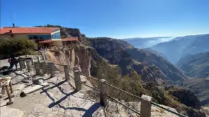 Barrancas del Cobre turismo Chihuahua muestra paisajes únicos, tren Chepe y experiencias de naturaleza en México