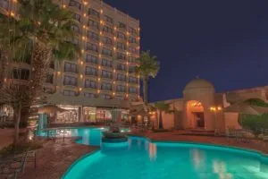 lujo silencioso en Chihuahua con desierto estrellas glamping y turismo de naturaleza exclusivo en México