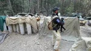 Carretera en Chihuahua donde ocurrió accidente tras operativo antidrogas con víctimas entre instructores de la Embajada de Estados Unidos.