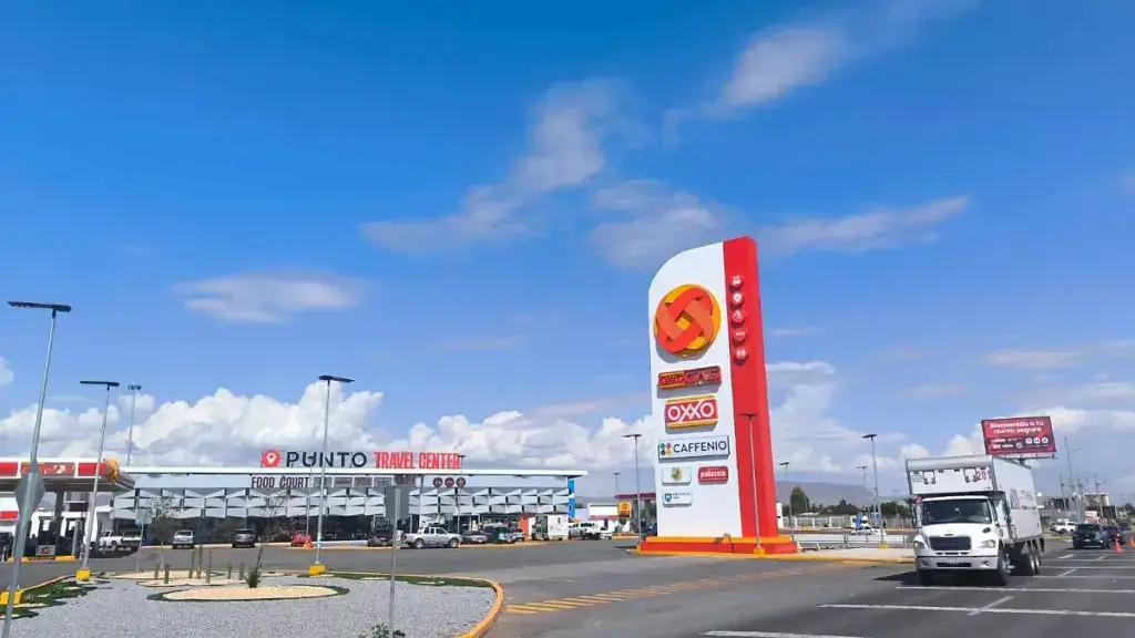 Chihuahua inaugura un parador seguro para operadores de carga con inversión superior a 100 millones de pesos y servicios integrales.