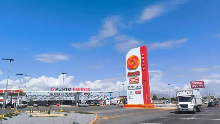 Chihuahua inaugura un parador seguro para operadores de carga con inversión superior a 100 millones de pesos y servicios integrales.