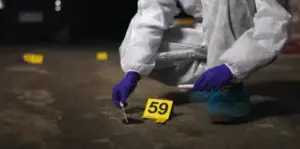 Patrullas y elementos de seguridad durante un operativo en México tras el reporte de homicidios en Chihuahua y Sinaloa.