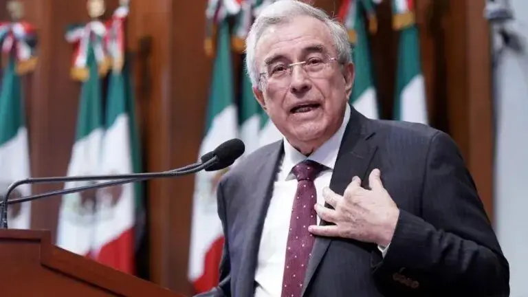 Rubén Rocha Moya retoma la gubernatura de Sinaloa después de 112 días de licencia y una investigación de la FGR