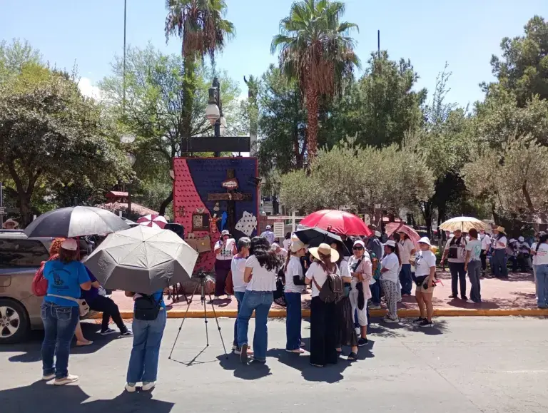 Familias de desaparecidos protestan en Chihuahua y exigen ser recibidas directamente por Maru Campos