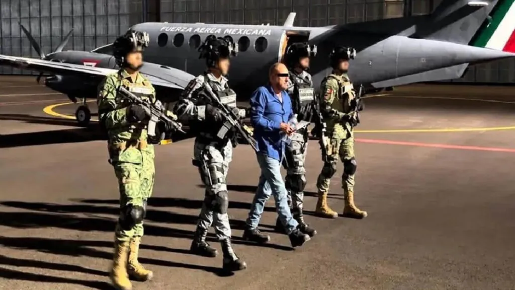 El Señor de la A fue detenido en Ojinaga, Chihuahua, por su presunta participación en el tráfico de drogas y personas como líder regional de La Línea.