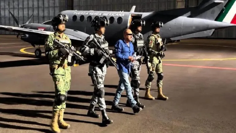 El Señor de la A fue detenido en Ojinaga, Chihuahua, por su presunta participación en el tráfico de drogas y personas como líder regional de La Línea.