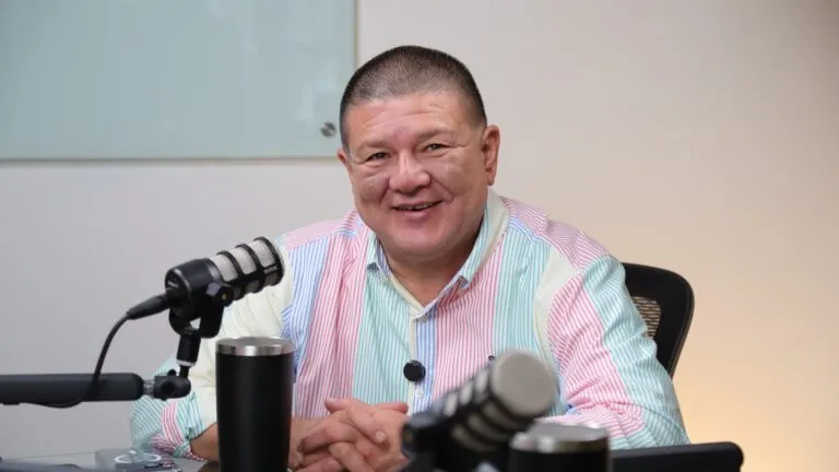 César Jáuregui enfrenta prisión preventiva por una acusación federal de traición a la patria relacionada con agentes de la CIA en Chihuahua.